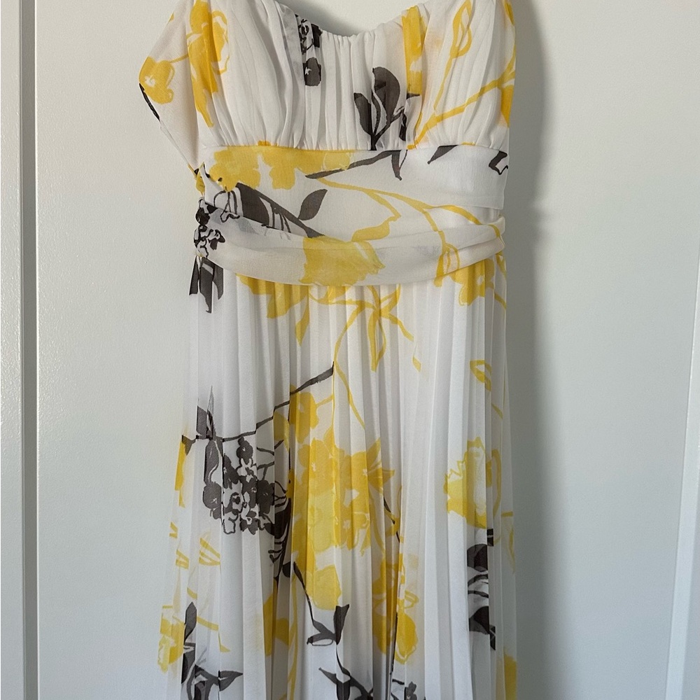Speechless Elegant Yellow & White Floral Women's Dress size Medium